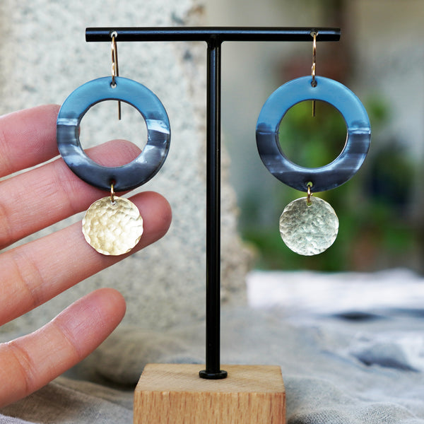 Periwinkle, Marbled Black and Hammered Brass Earrings – JAX Atelier